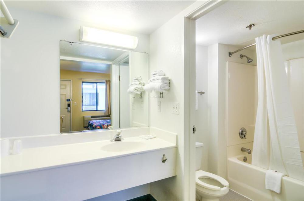 Motel 6-Schiller Park, Il - Chicago O'Hare Room photo